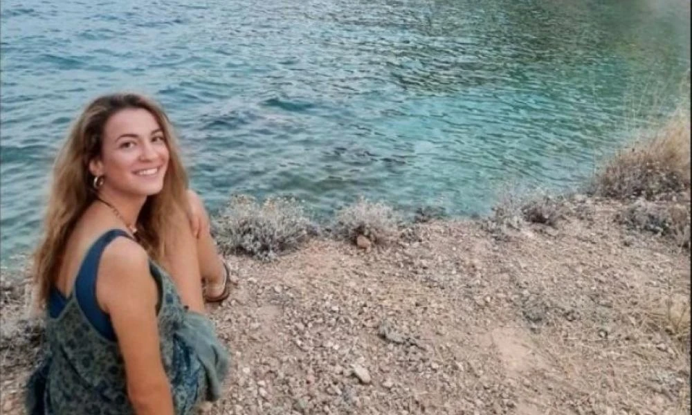 Γυναικοκτονία - Γαρυφαλλιά: Στο ετήσιο μνημόσυνο η οικογένεια τίμησε όλα τα θύματα έμφυλης βίας